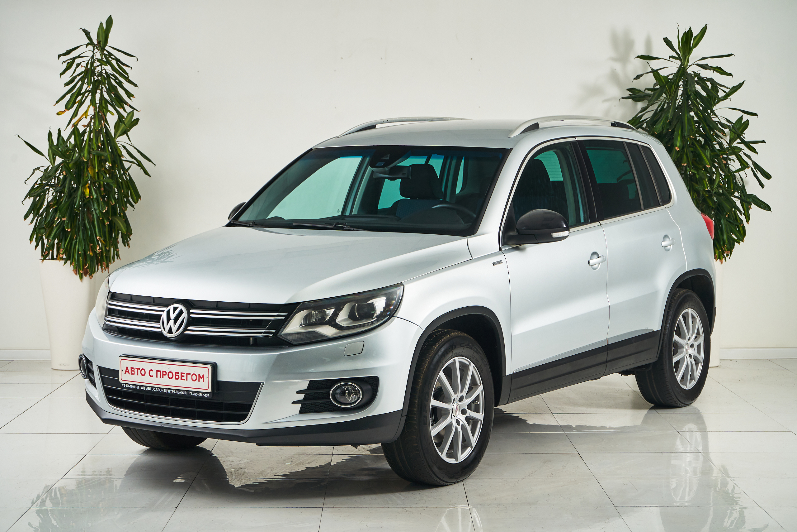2013 Volkswagen Tiguan , Серебряный - вид 1